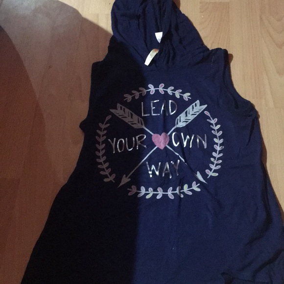 Shirts - Picture 3 of 7